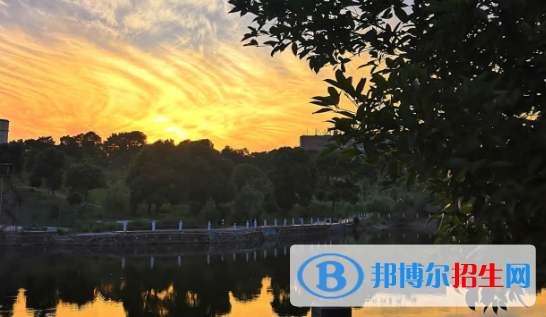 九江2021年女生学什么铁路学校好