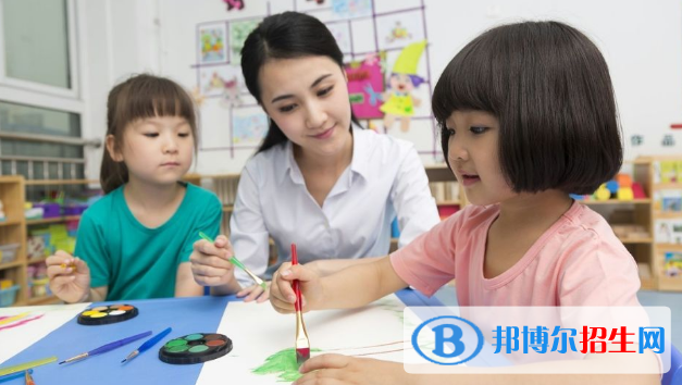 浙江2021年男生上幼师学校学什么专业好