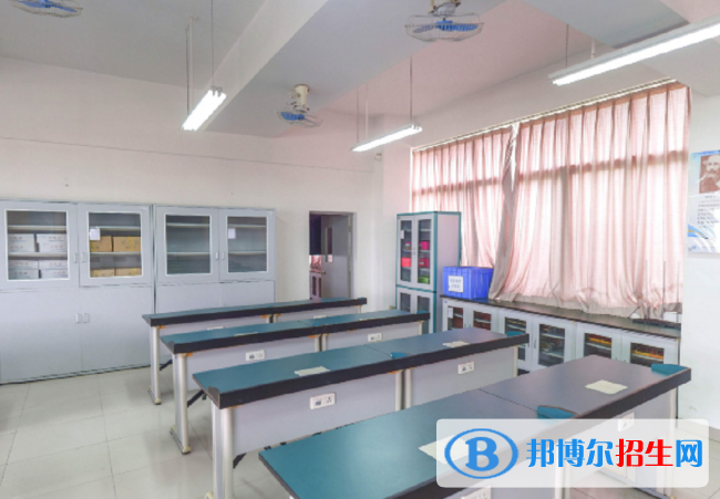 广州玉岩中学2021年招生办联系电话