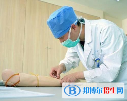 成都2021年男生读卫校好吗