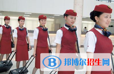 武汉2021年航空服务学校读什么专业好