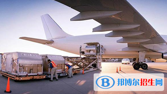 武汉2021年读航空服务学校读什么专业好
