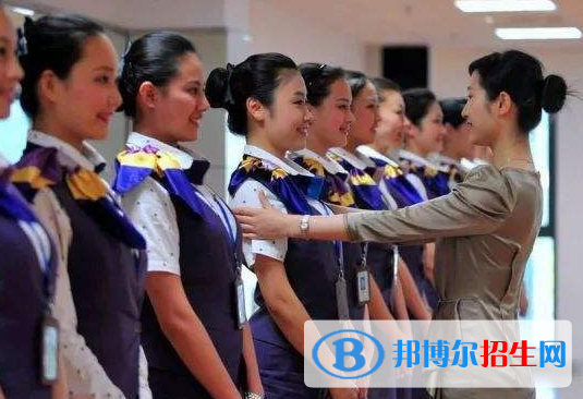 武汉2021年女生读航空服务学校好吗