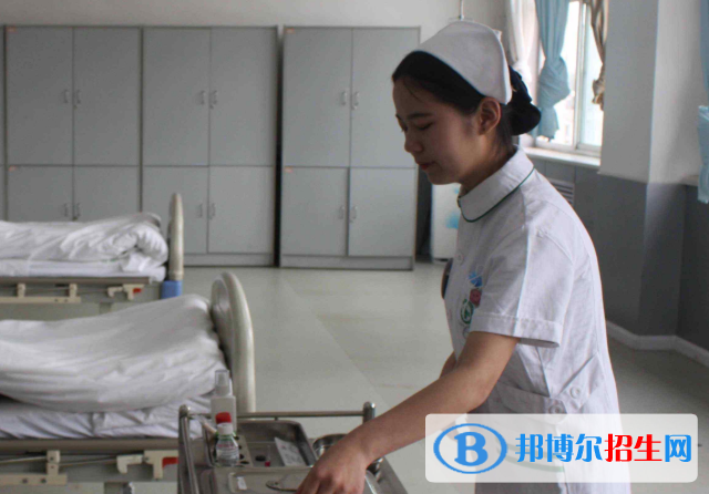 兰州2021年女生读卫校好不好