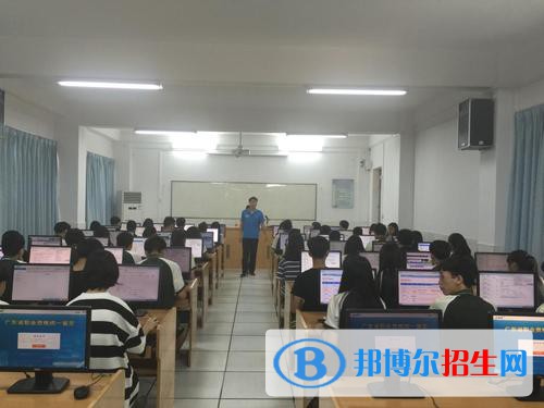 四川2021年有电子商务学校的大专大学