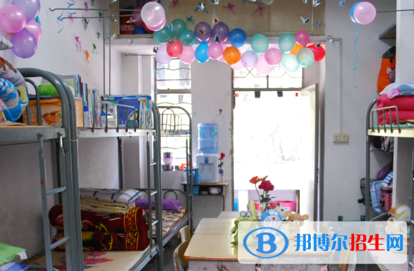 成都第十六中学2021年宿舍条件