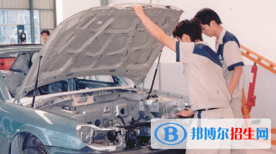 贵州2021年男生读汽修学校好吗