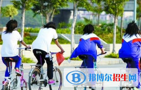 甘肃2021年职高好还是中专学校好