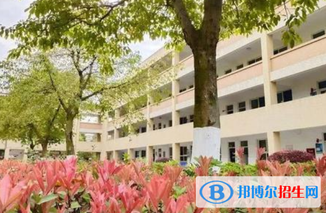 崇州三江中学2021年排名
