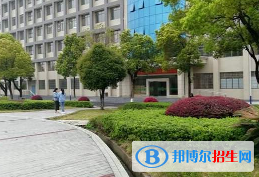成都2021年男生读什么中专学校