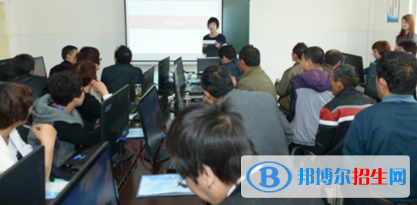 成都2021年电子商务学校好还是职高好