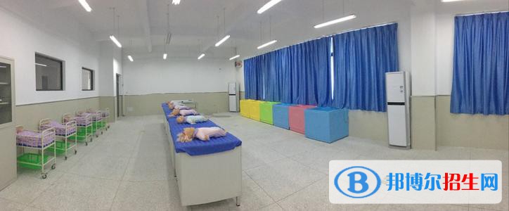 重庆2022年女生读护理学校学什么好