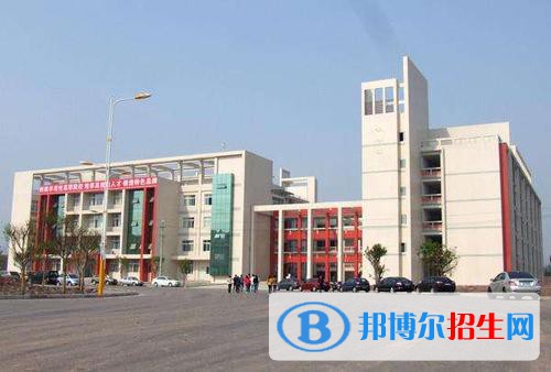 内江宏昌职业技术学校2021年学费、收费多少