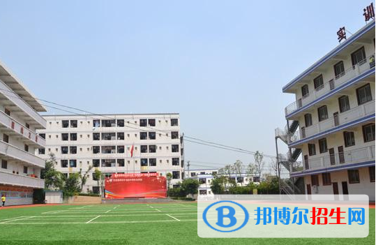 昆明市推拿职业学校2021年录取分数线