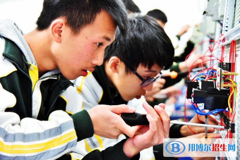 广西2021年怎么上中专学校