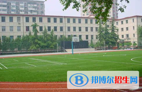 北京新源里职业高中