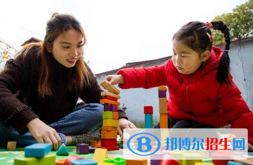 浙江2021年女生上中专学校学什么专业好