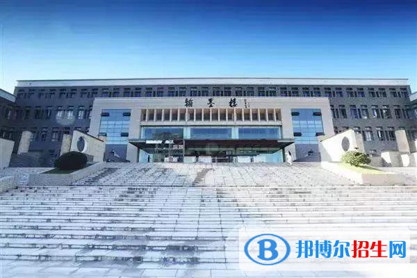 云南2021年哪些学校有卫校