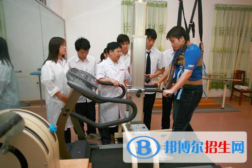 南京2021年男生上卫校学什么专业好