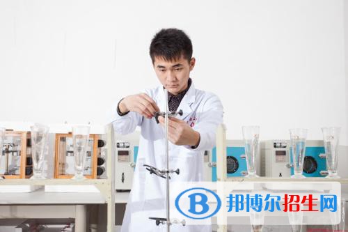 南京2021年男生读卫校好不好