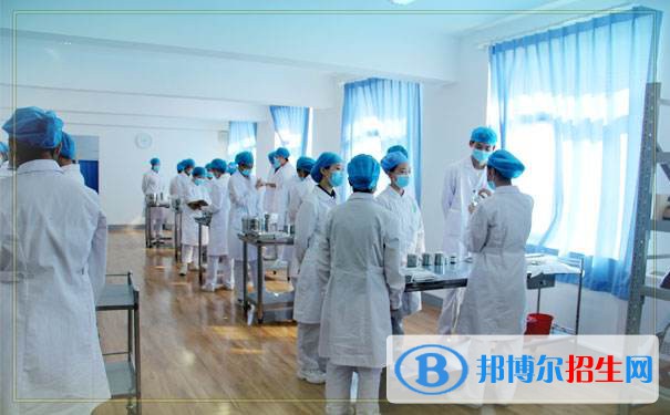 重庆2022年读什么护理学校有前途