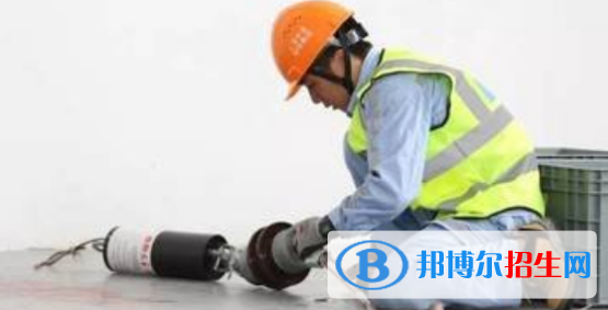 四川2021年男生中专学什么专业好找工作