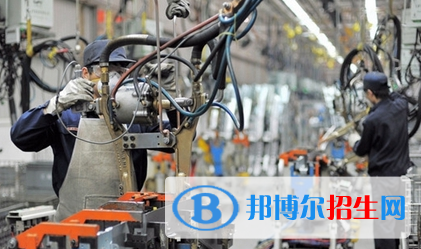甘肃2021年男生在中专学校学什么好