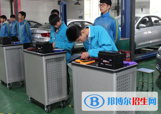 贵阳2021年男生在汽修学校学什么好