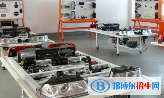 贵阳2021年男生上汽修学校学什么好
