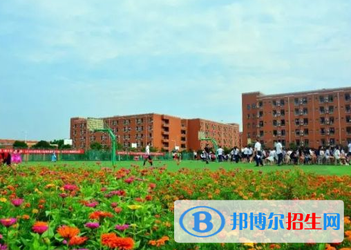 成都2021年女生中专学什么专业好找工作
