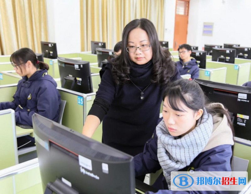 安徽2021年女生上中专学校学什么专业好