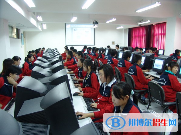 广西2021年男生读中专学什么好