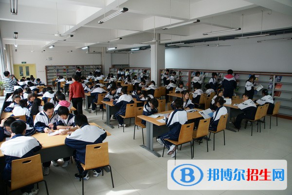 广西2021年中专女孩子学什么专业