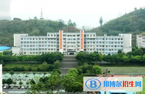 四川2021年中专和大专哪个好