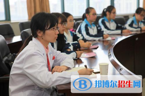 四川2021年护理学校是中专还是大专