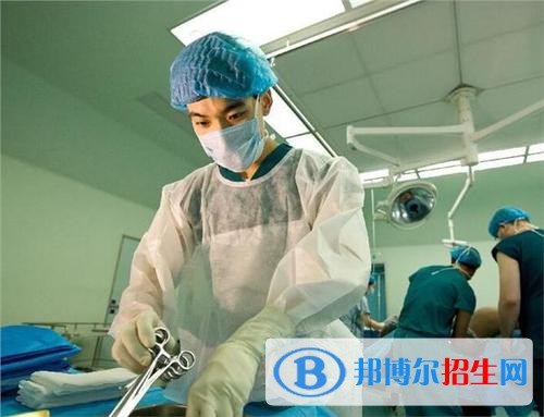 四川2021年中学毕业读什么护理学校