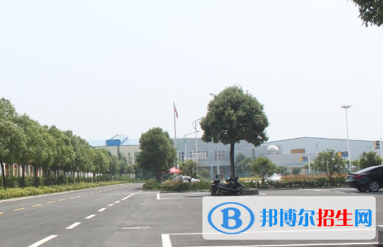 浙江2021年高中与中专的区别