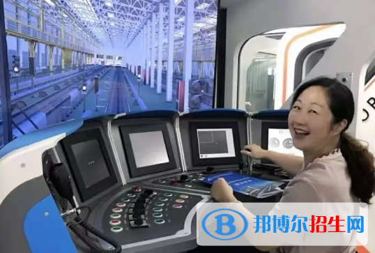 贵州2021年轨道交通学校和中专有哪些区别