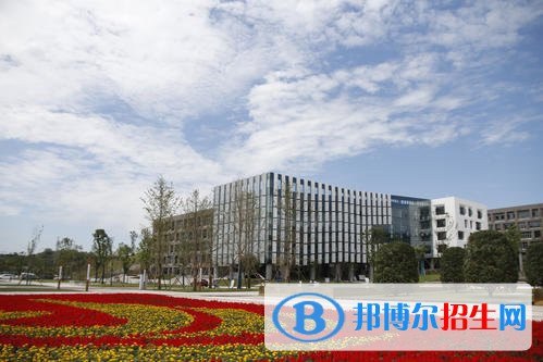 成都2021年上完中专可以上大专吗