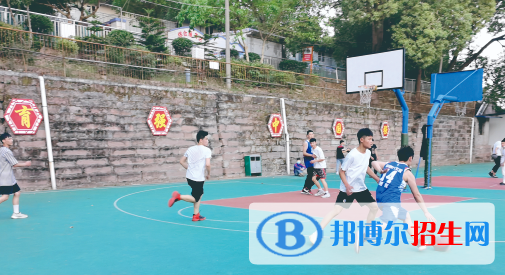 成都2021年大专好还是中专好