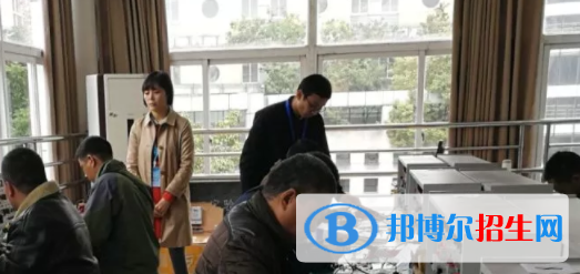 成都2021年高中算中专吗