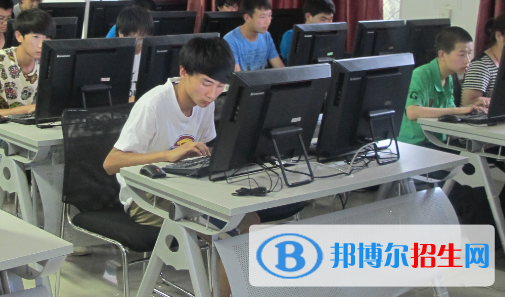 贵阳2021年计算机学校好还是职高好