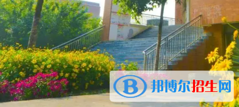 四川2021年电子商务学校多少钱