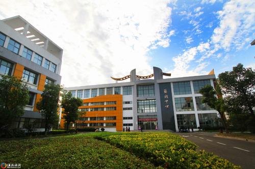 江苏2021年女生读什么中专学校