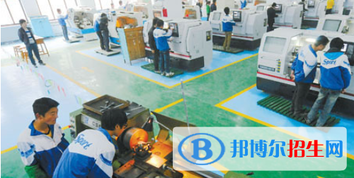 兰州2021年男生中专学什么专业好找工作
