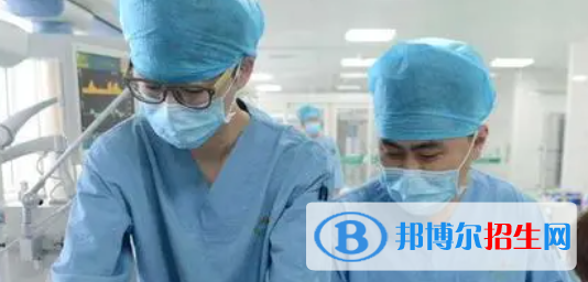 成都2021年男生上护理学校学什么好