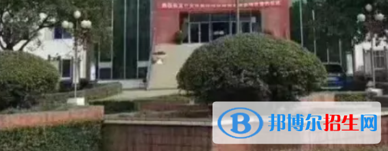 成都2021年男生学什么护理学校好