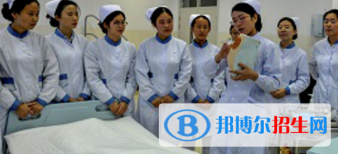 成都2021年女生在护理学校学什么好