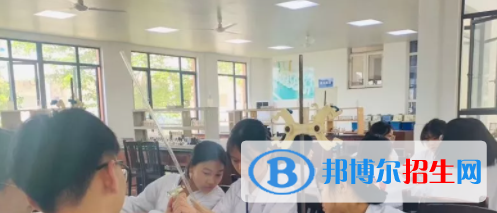 成都2021年读护理学校有用吗