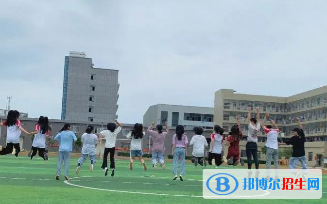 石家庄2021年女孩子中专学什么专业好找工作